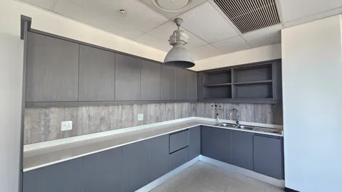 Menlyn Central Office Tower, 125 Dallas Avenue, Waterkloof Menlyn (Strive) - 7th floor (4)